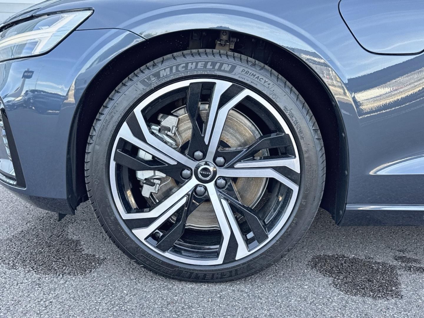 Image VOLVO V60 T6 AWD 180+156ch Plus Style Dark Geartronic 8