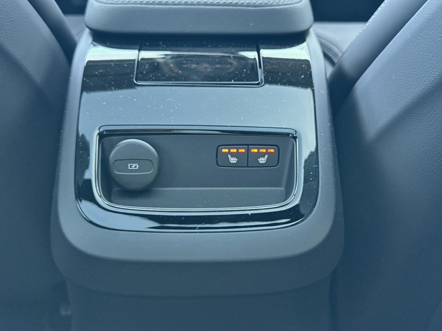 Image VOLVO V60 T6 AWD 180+156ch Plus Style Dark Geartronic 8