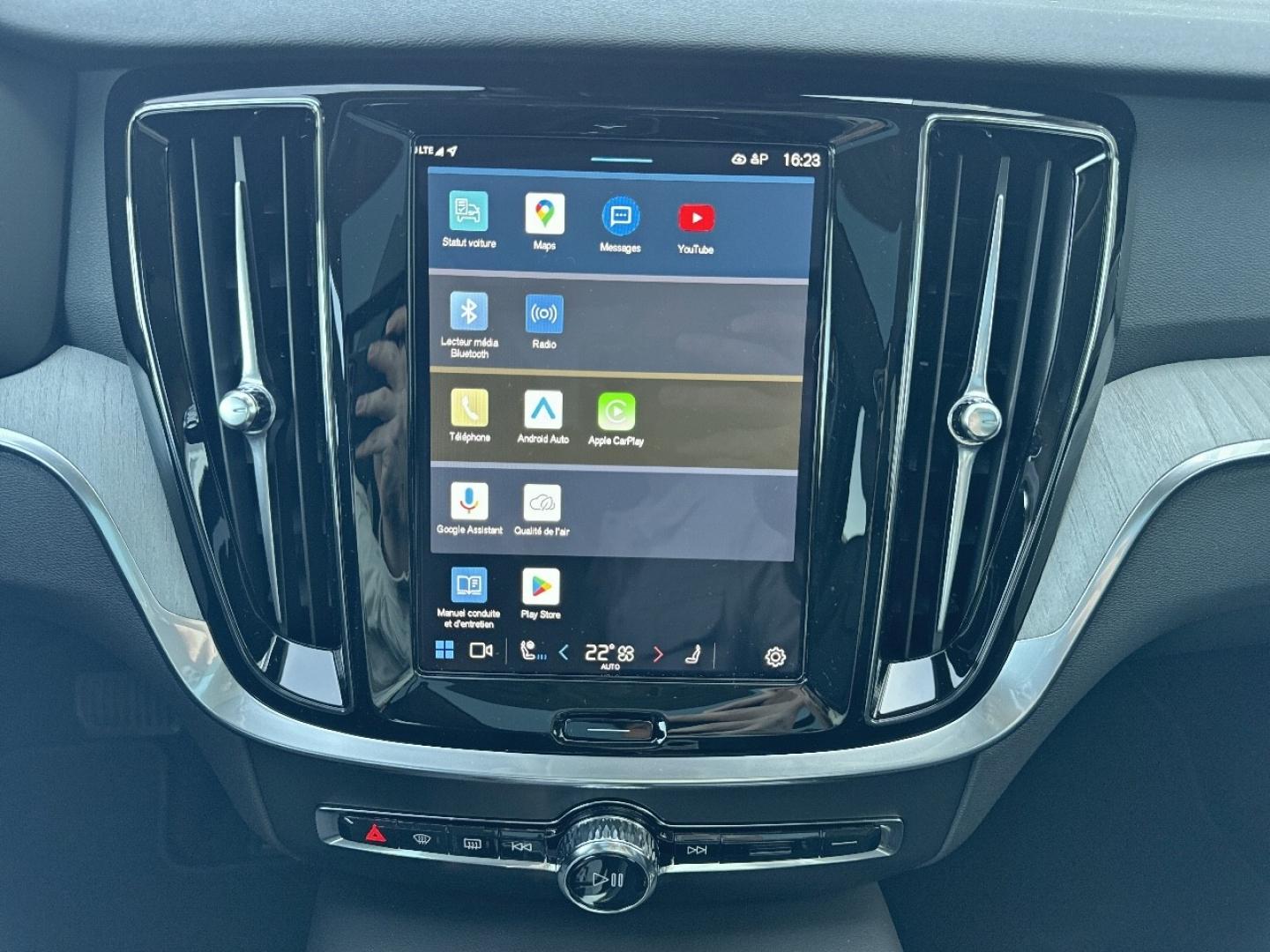 Image VOLVO V60 T6 AWD 180+156ch Plus Style Dark Geartronic 8