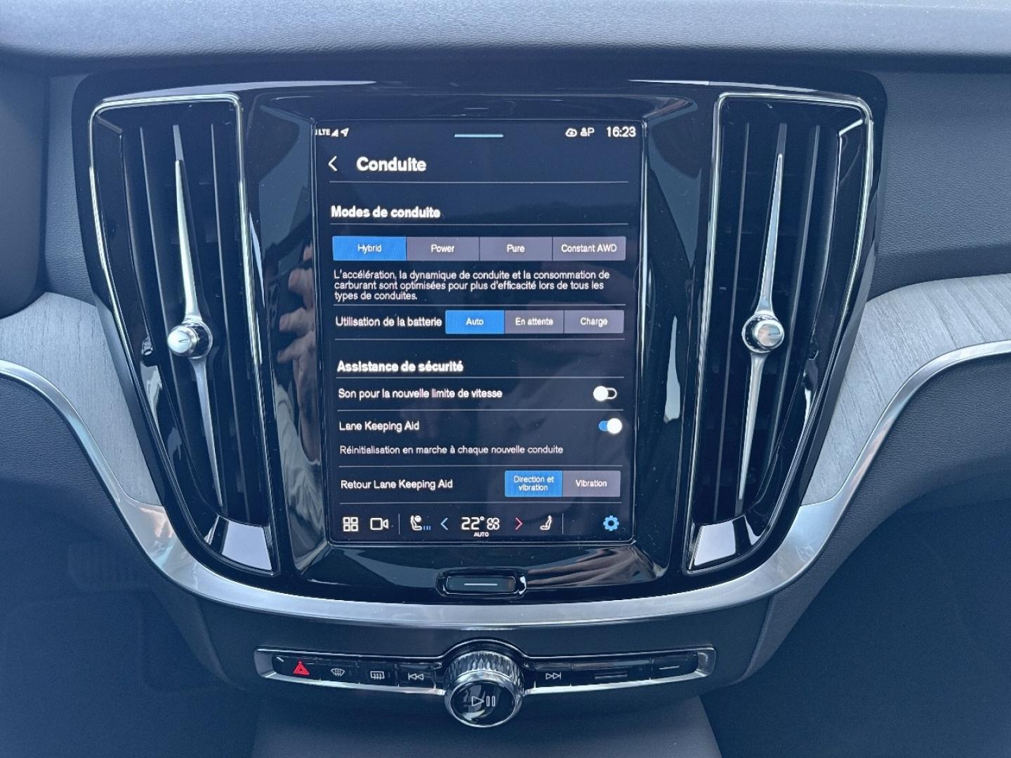 Image VOLVO V60 T6 AWD 180+156ch Plus Style Dark Geartronic 8
