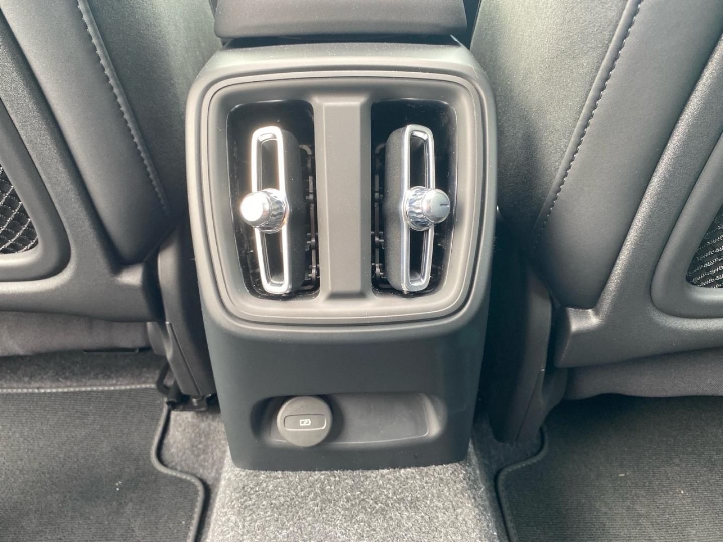 Image VOLVO Xc40 EX40 Plus  Single Extended Range  Électrique
