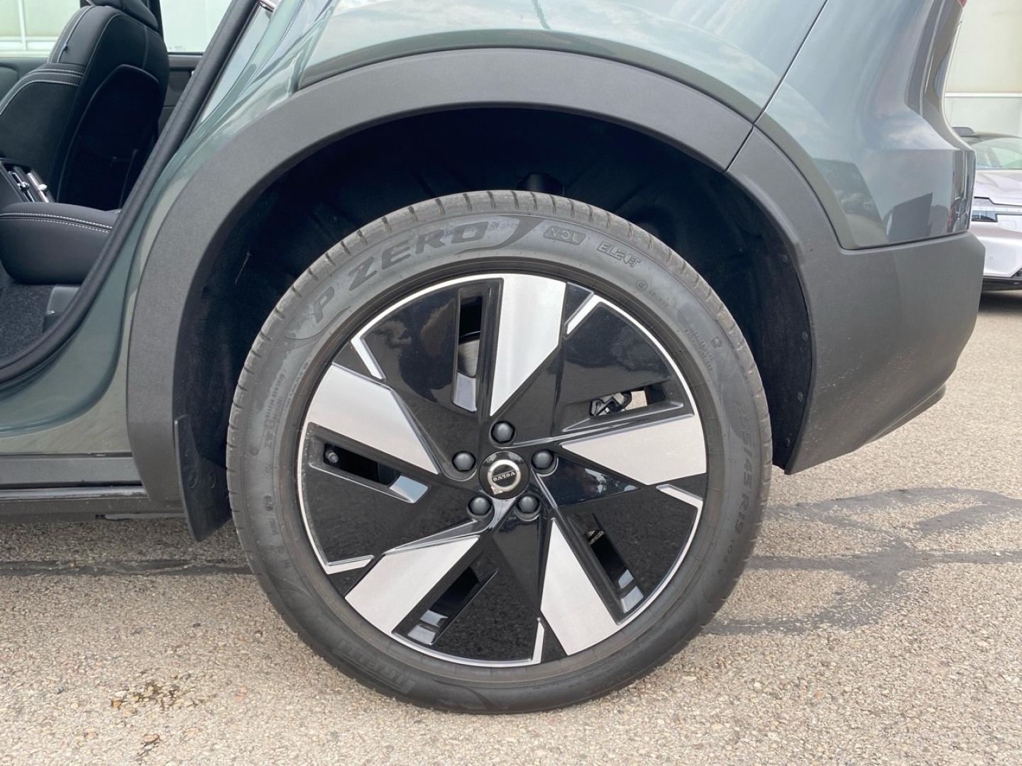 Image VOLVO Xc40 EX40 Plus  Single Extended Range  Électrique