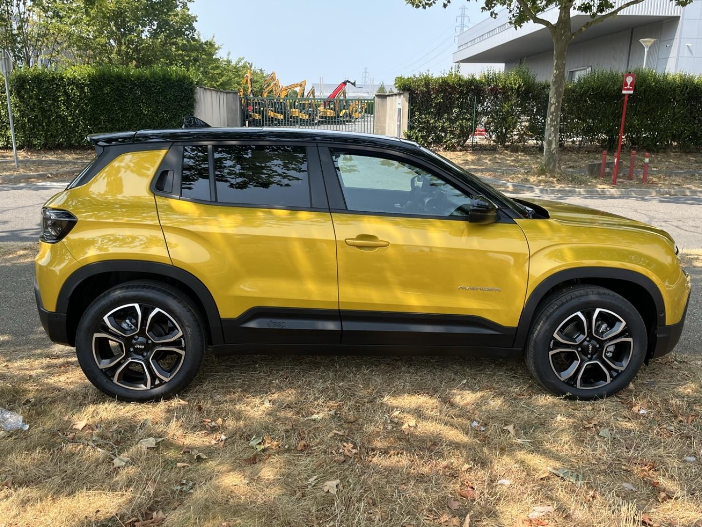 Image JEEP Avenger 1.2 Turbo T3 110ch e-Hybrid Summit BVR6