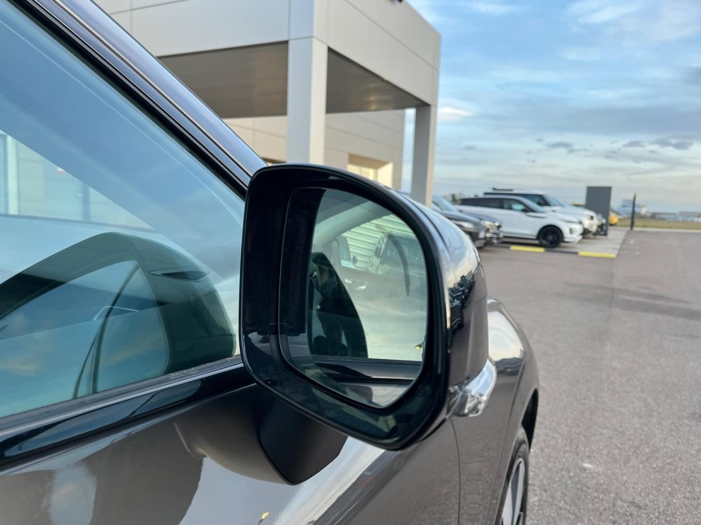 Image VOLVO XC60 T6 Hybride Rechargeable 253 + 145ch Ultra Style Dark Geartronic 8 AWD