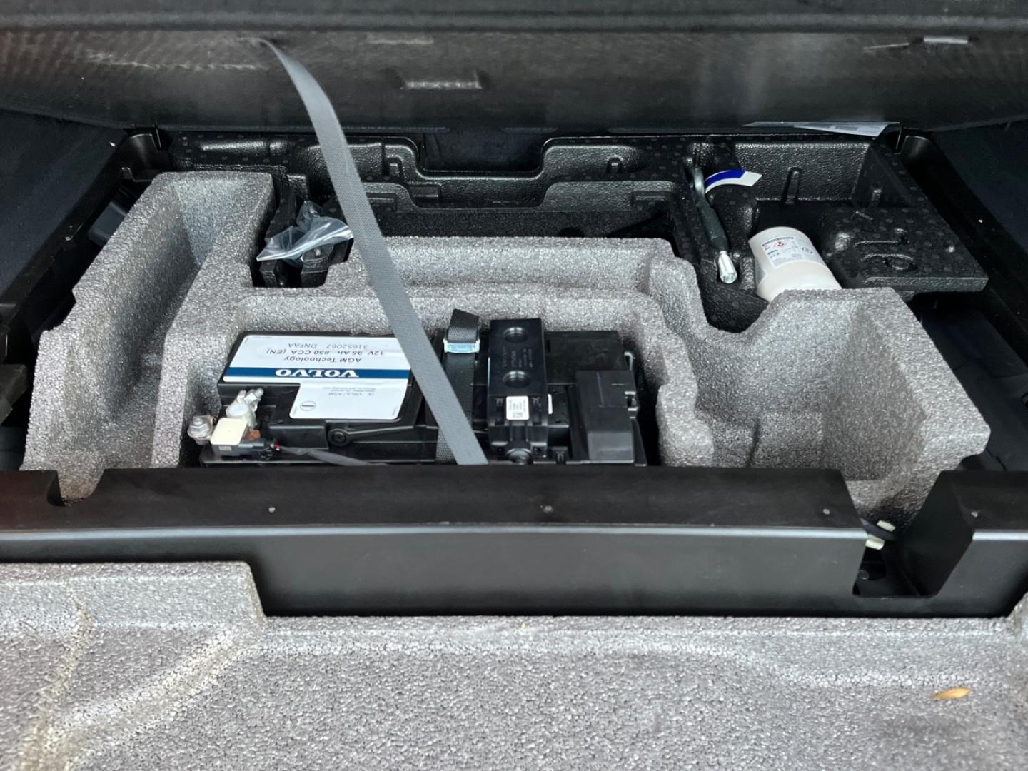 Image VOLVO XC60 T6 Hybride Rechargeable 253 + 145ch Ultra Style Dark Geartronic 8 AWD