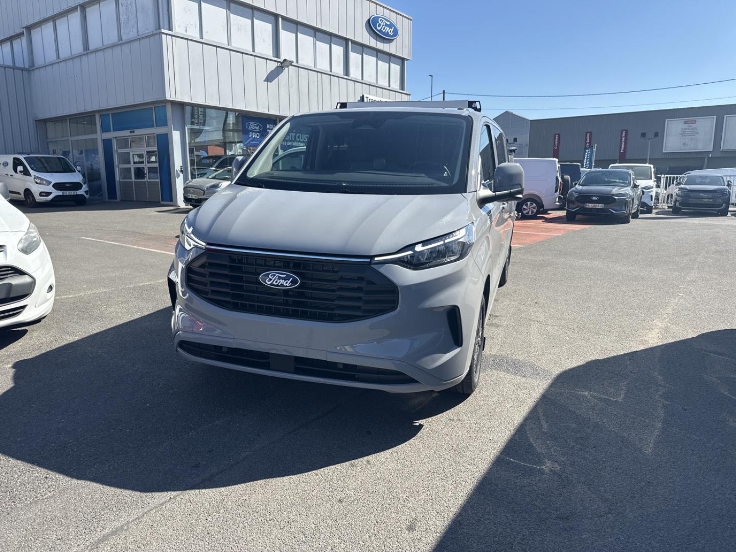 Photo FORD Transit Custom Fg 320 L2H1 2.0 EcoBlue 170ch Cabine Approfondie Limited BVA8