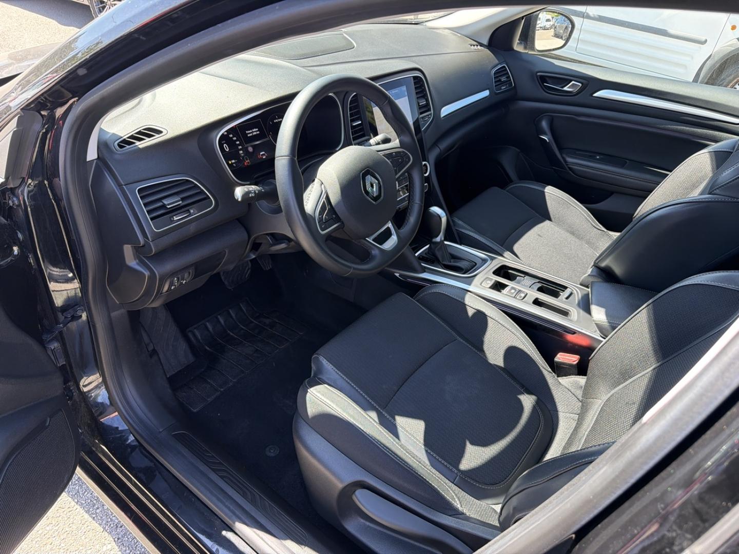 Image RENAULT Megane Estate 1.5 Blue dCi 115ch Techno EDC -23