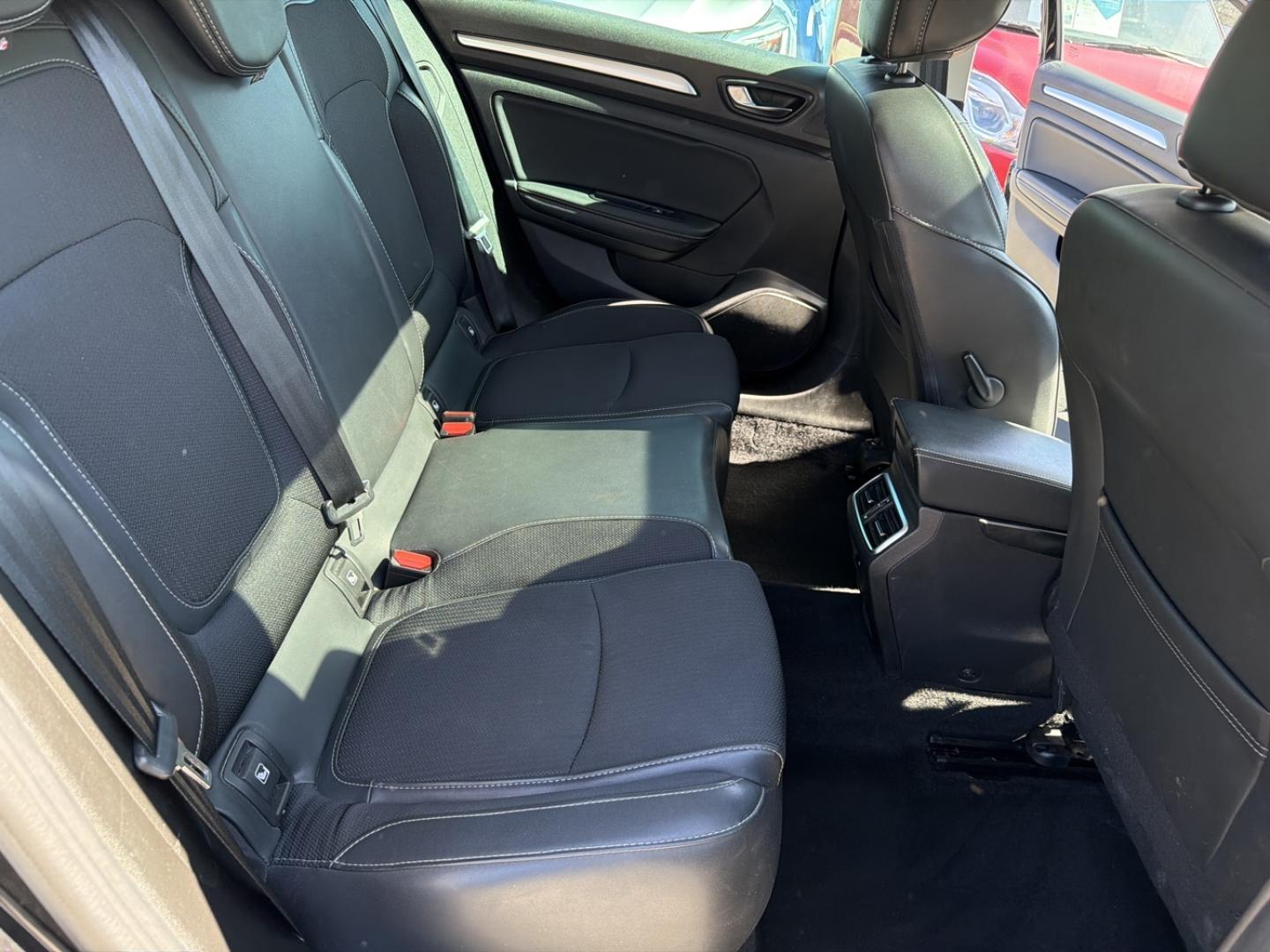Image RENAULT Megane Estate 1.5 Blue dCi 115ch Techno EDC -23