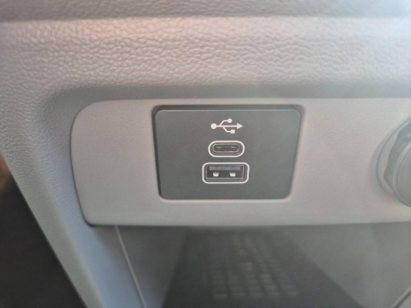 Image FORD Tourneo Custom 340 L1H1 2.5 Duratec 232ch Hybride rechargeable Active CVT