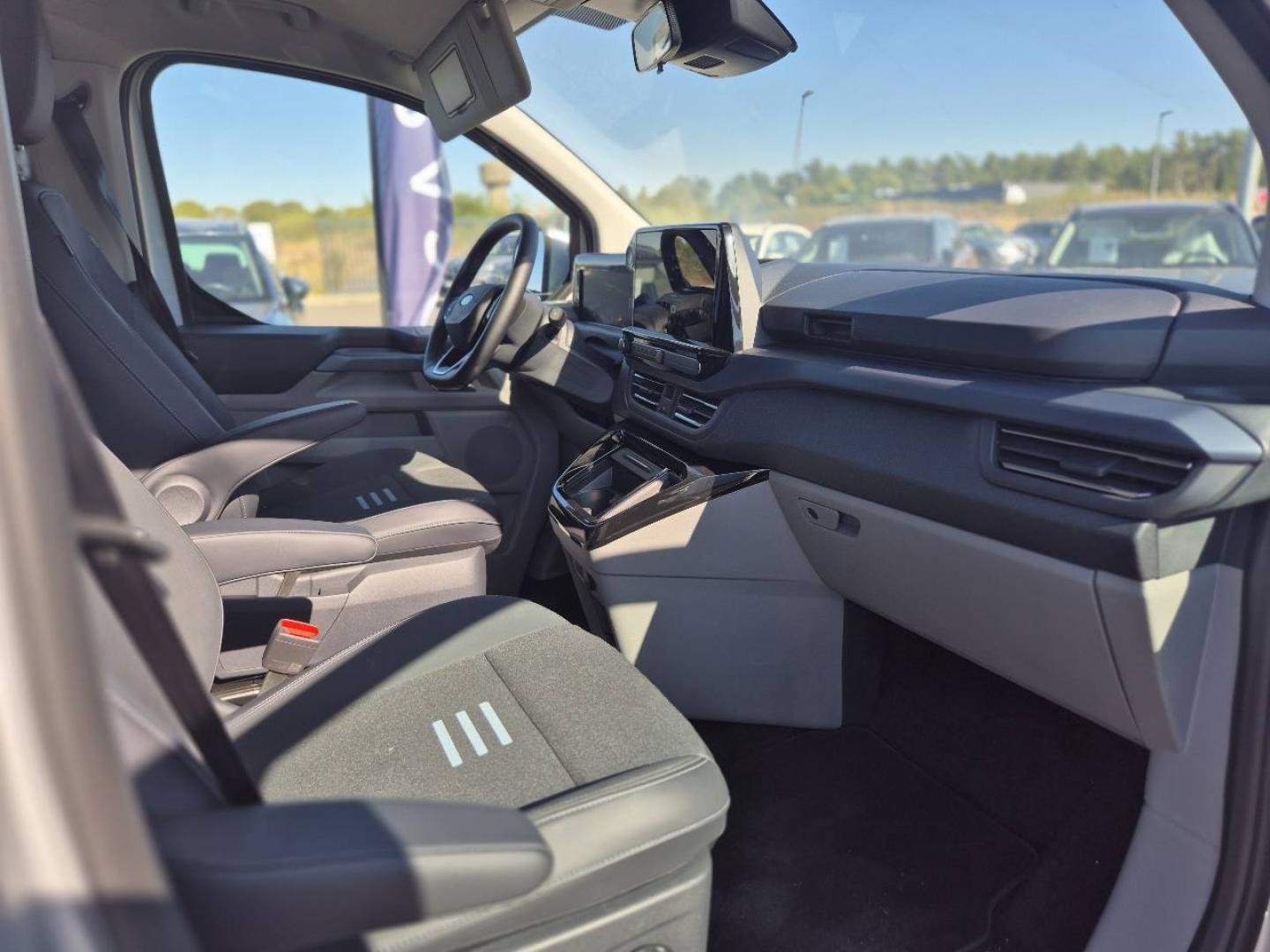 Image FORD Tourneo Custom 340 L1H1 2.5 Duratec 232ch Hybride rechargeable Active CVT