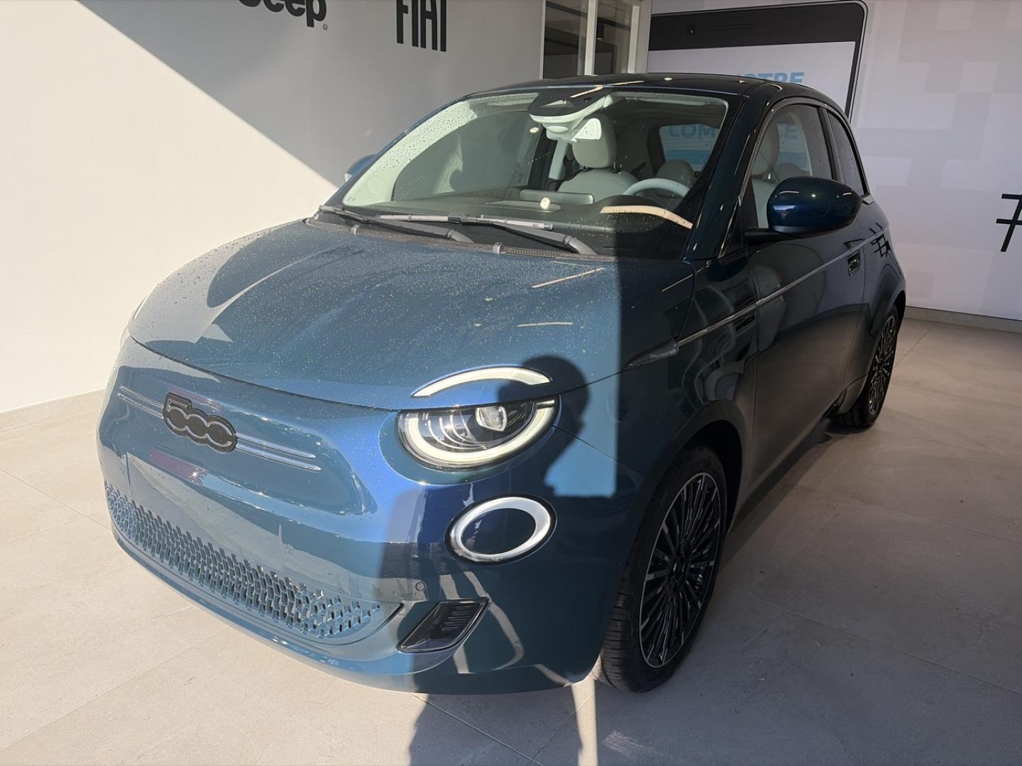 Photo FIAT 500 e 118ch 3+1 42kWh La Prima