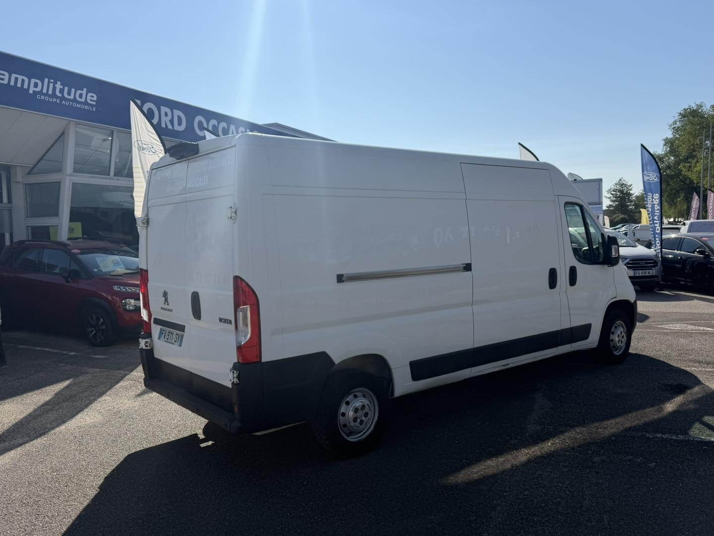 Image PEUGEOT Boxer Fg 335 L3H2 2.2 BlueHDi S&S 140ch Asphalt
