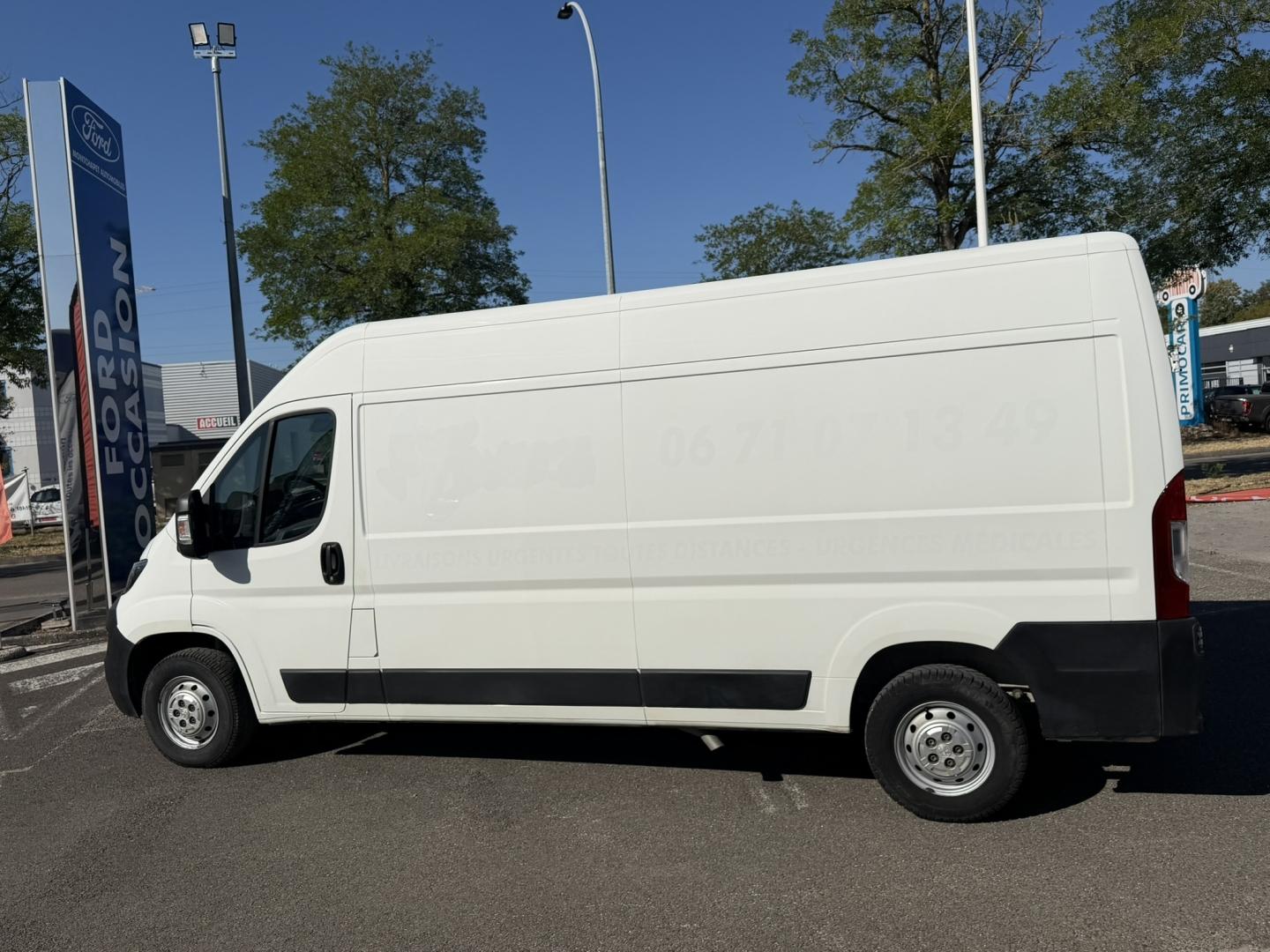 Image PEUGEOT Boxer Fg 335 L3H2 2.2 BlueHDi S&S 140ch Asphalt