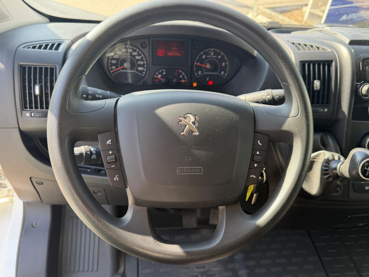 Image PEUGEOT Boxer Fg 335 L3H2 2.2 BlueHDi S&S 140ch Asphalt