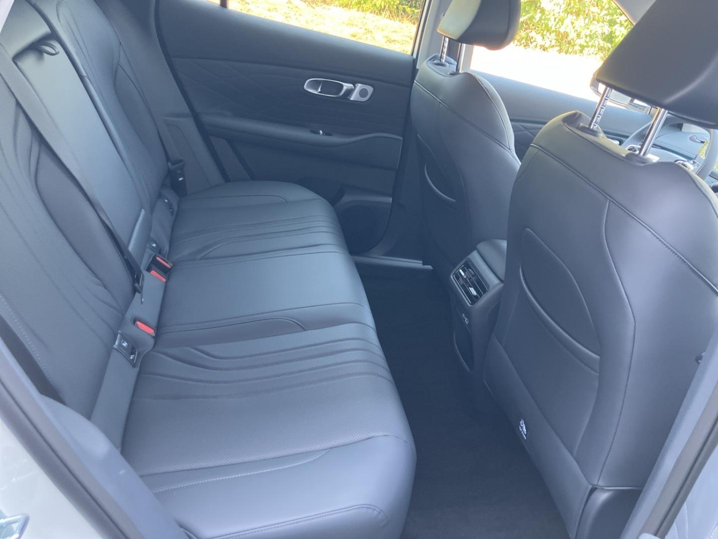 Image GEELY Starray 1.5 EM-i 99+218ch Max+