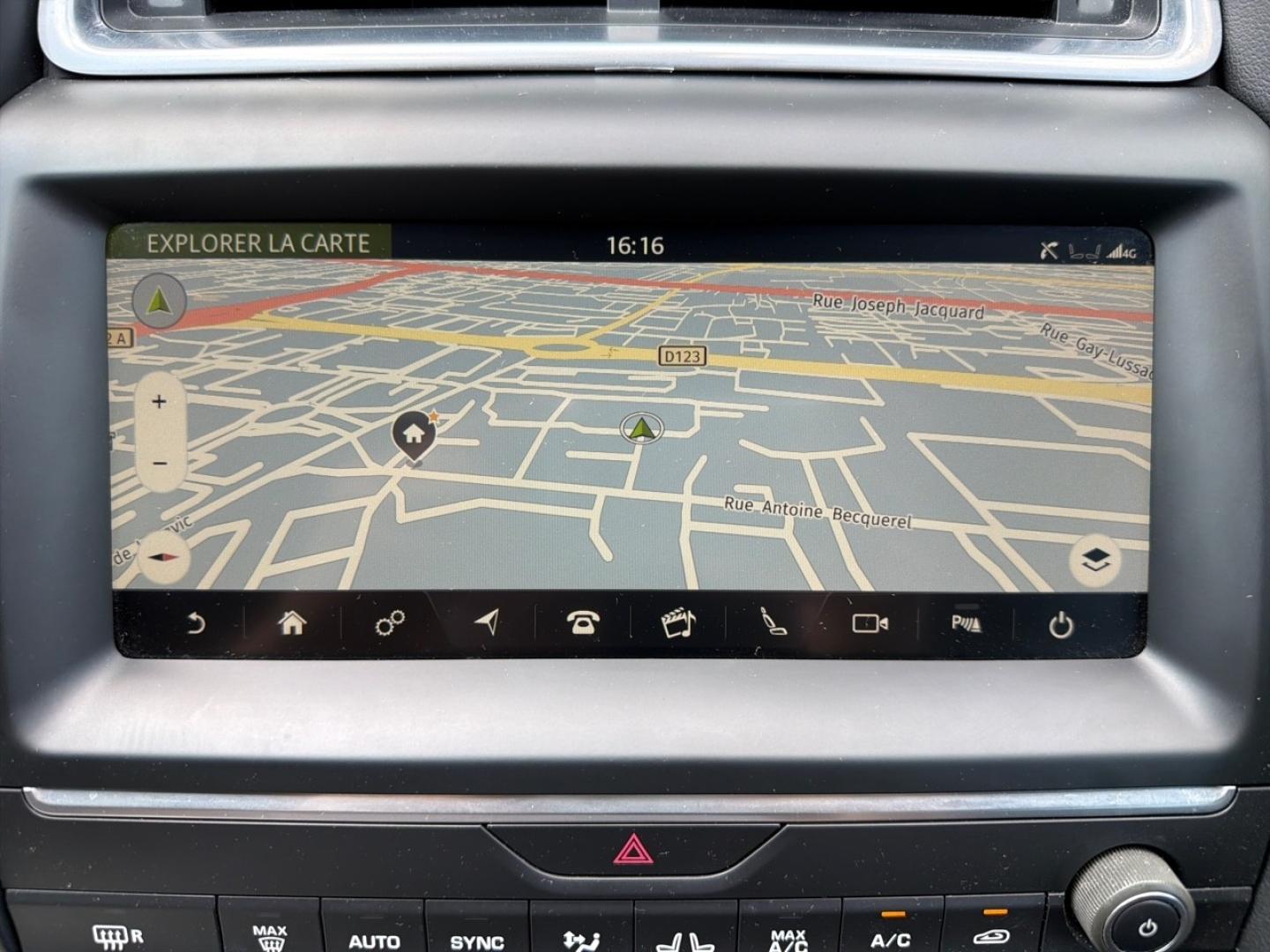 Image JAGUAR E-Pace 2.0D 150ch R-Dynamic Chequered Flag AWD BVA9