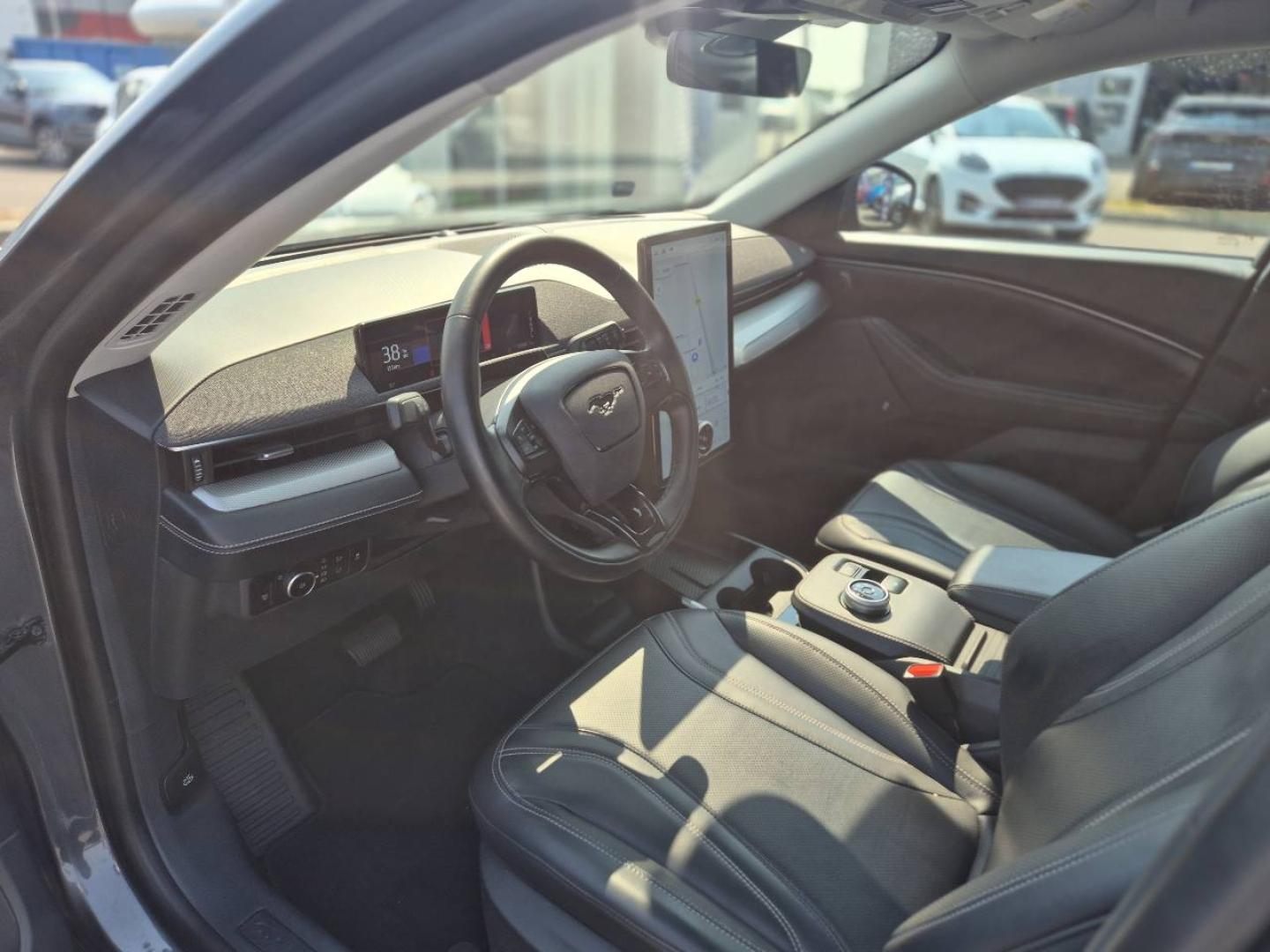 Image FORD Mustang Mach-E 269ch Standard Range 72,6kWh Mach-E Propulsion