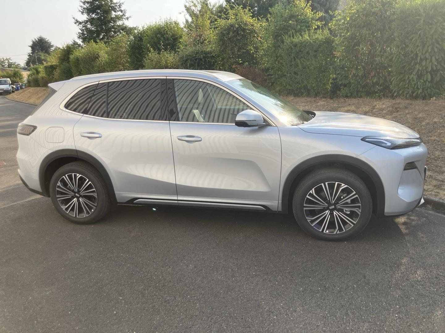 Image GEELY Starray 1.5 EM-i 99+218ch Max+