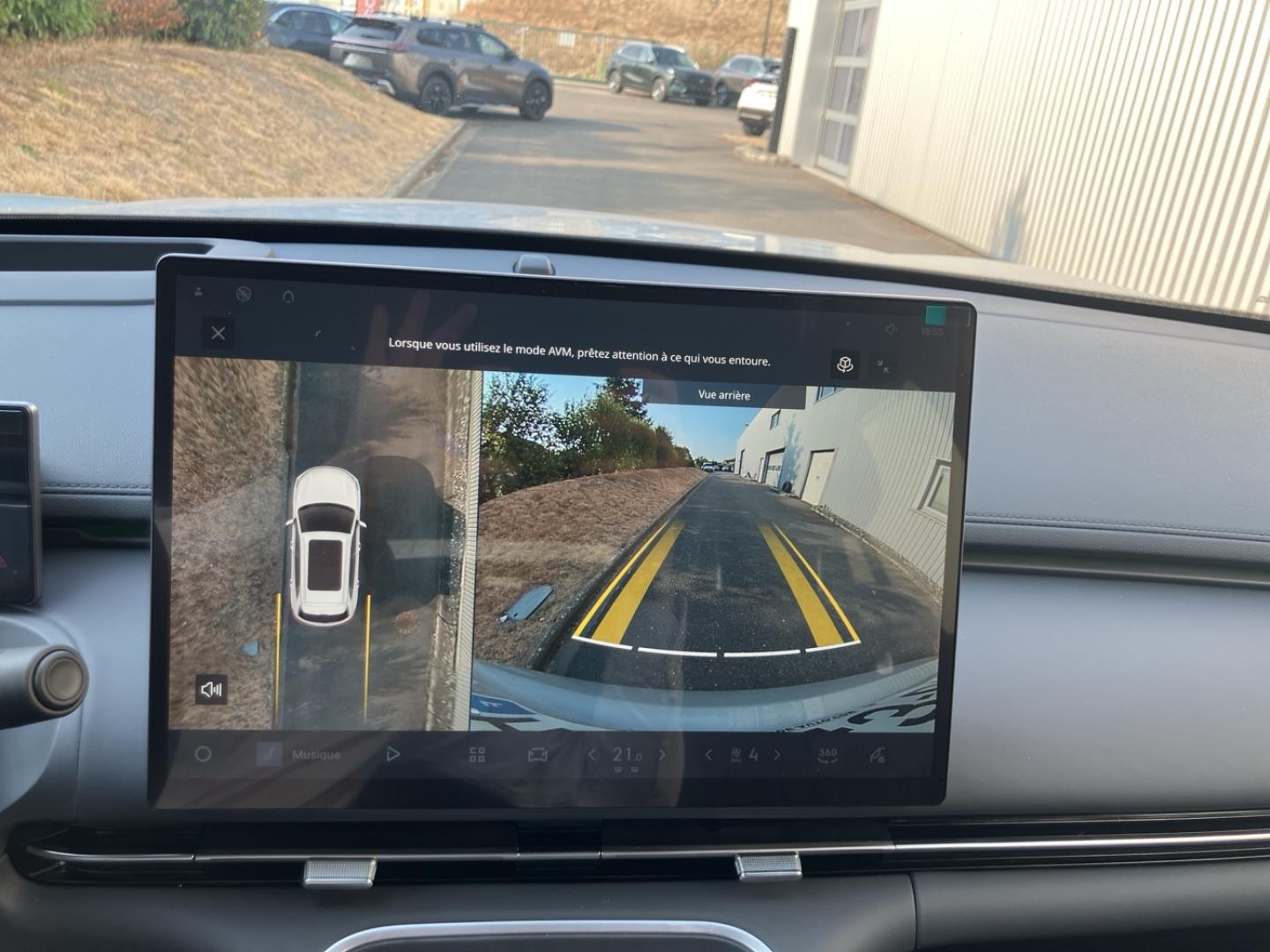 Image GEELY Starray 1.5 EM-i 99+218ch Max+