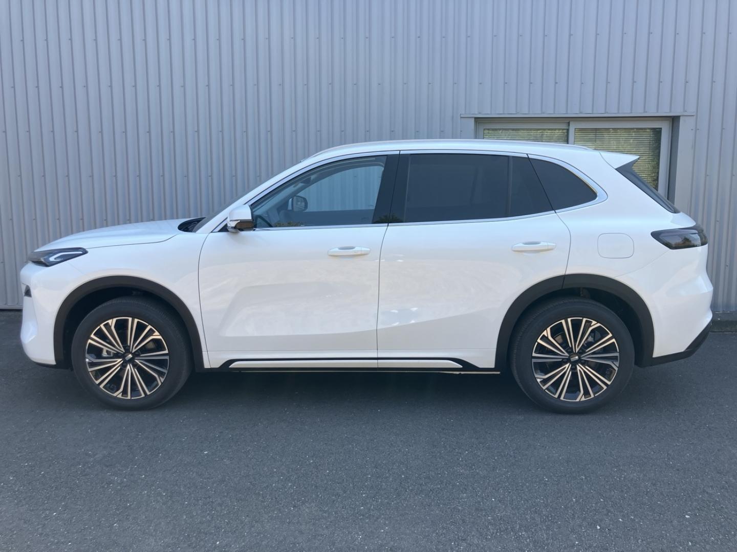 Image GEELY Starray 1.5 EM-i 99+218ch Max+