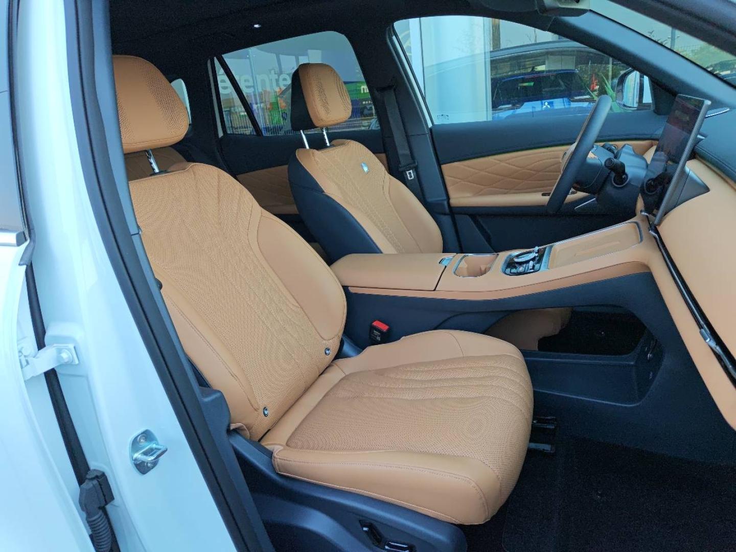 Image GEELY Starray 1.5 EM-i 99+218ch Max+