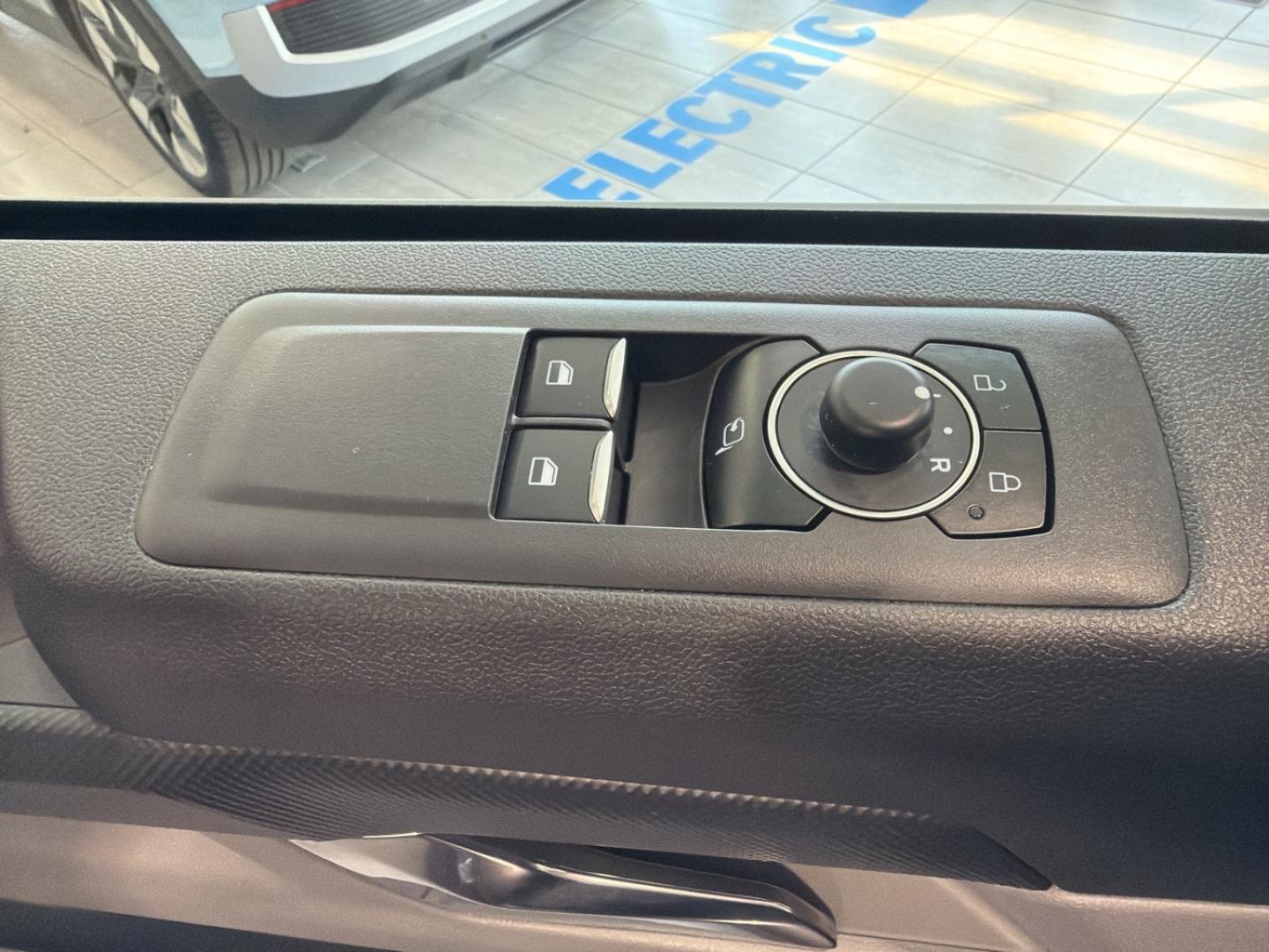 Image FORD Transit Custom Fg 320 L1H1 2.5 Duratec 232ch Hybride rechargeable MS-RT CVT