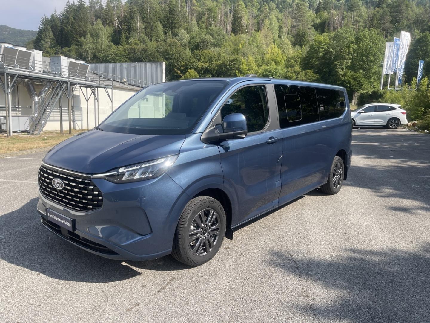 Photo FORD Tourneo Custom 340 L1H1 2.5 Duratec 232ch Hybride rechargeable Titanium CVT