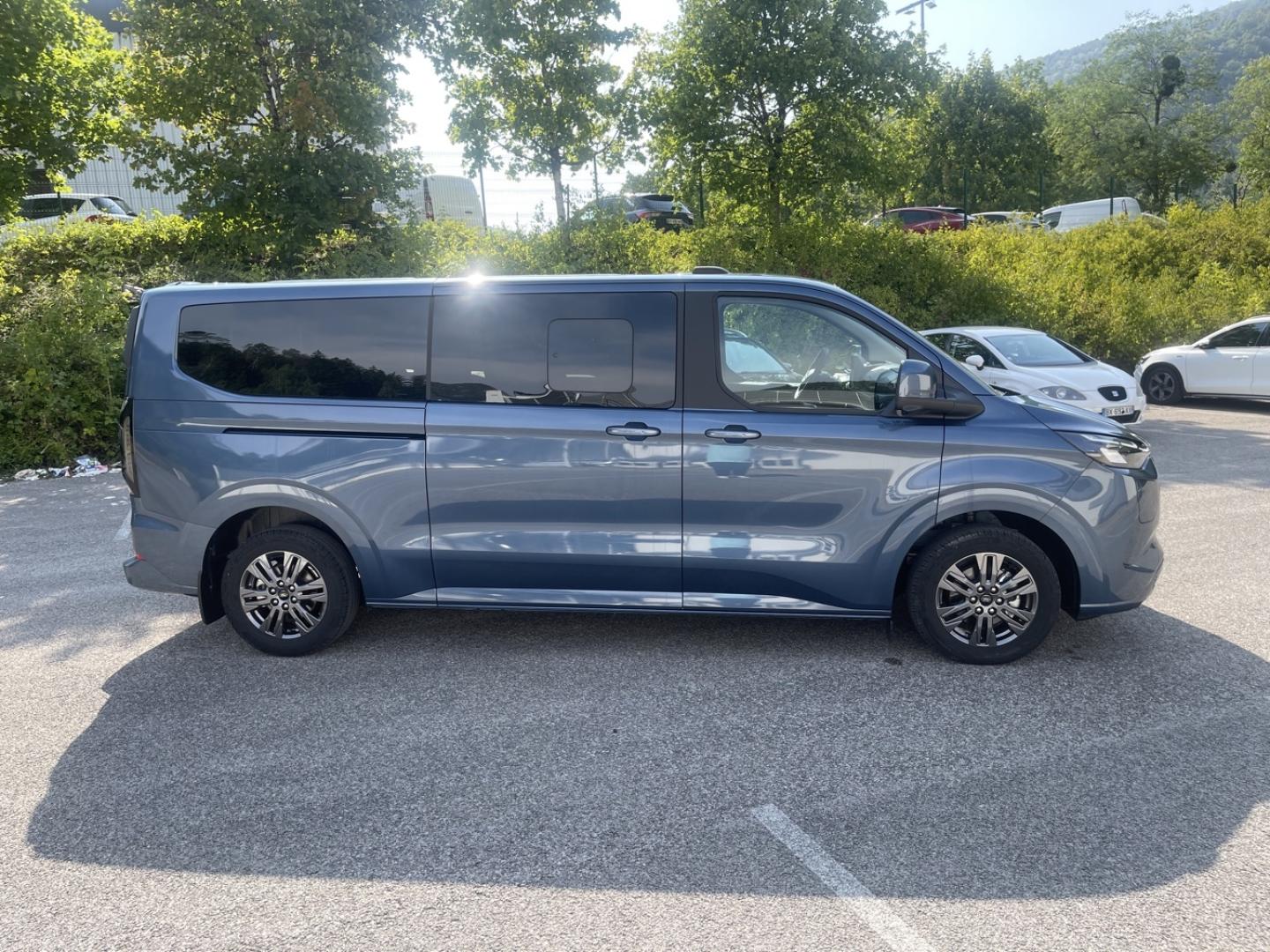 Image FORD Tourneo Custom 340 L1H1 2.5 Duratec 232ch Hybride rechargeable Titanium CVT