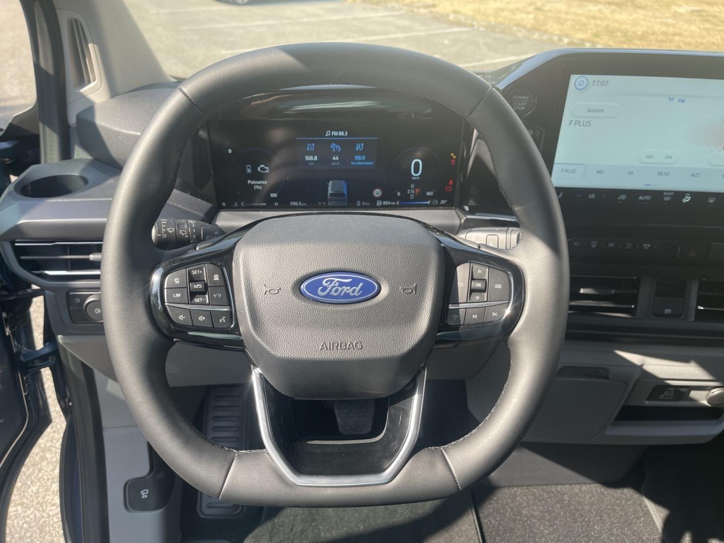 Image FORD Tourneo Custom 340 L1H1 2.5 Duratec 232ch Hybride rechargeable Titanium CVT