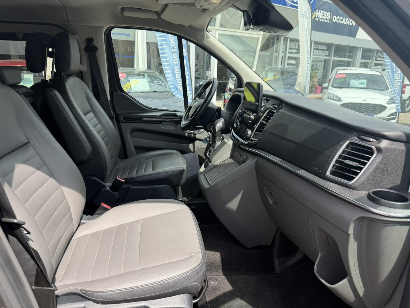 Image FORD Tourneo Custom 310 L1H1 2.0 EcoBlue 130ch Titanium X BVA Euro6.2 8 PLACES