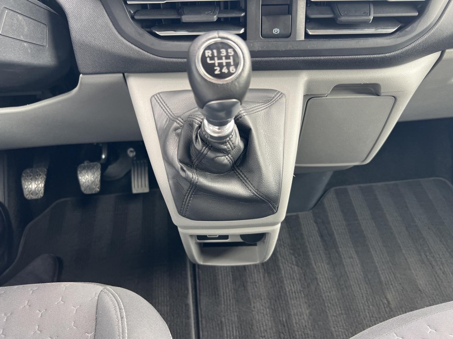 Image FORD Tourneo Custom 320 L2H1 2.0 EcoBlue 150ch Titanium