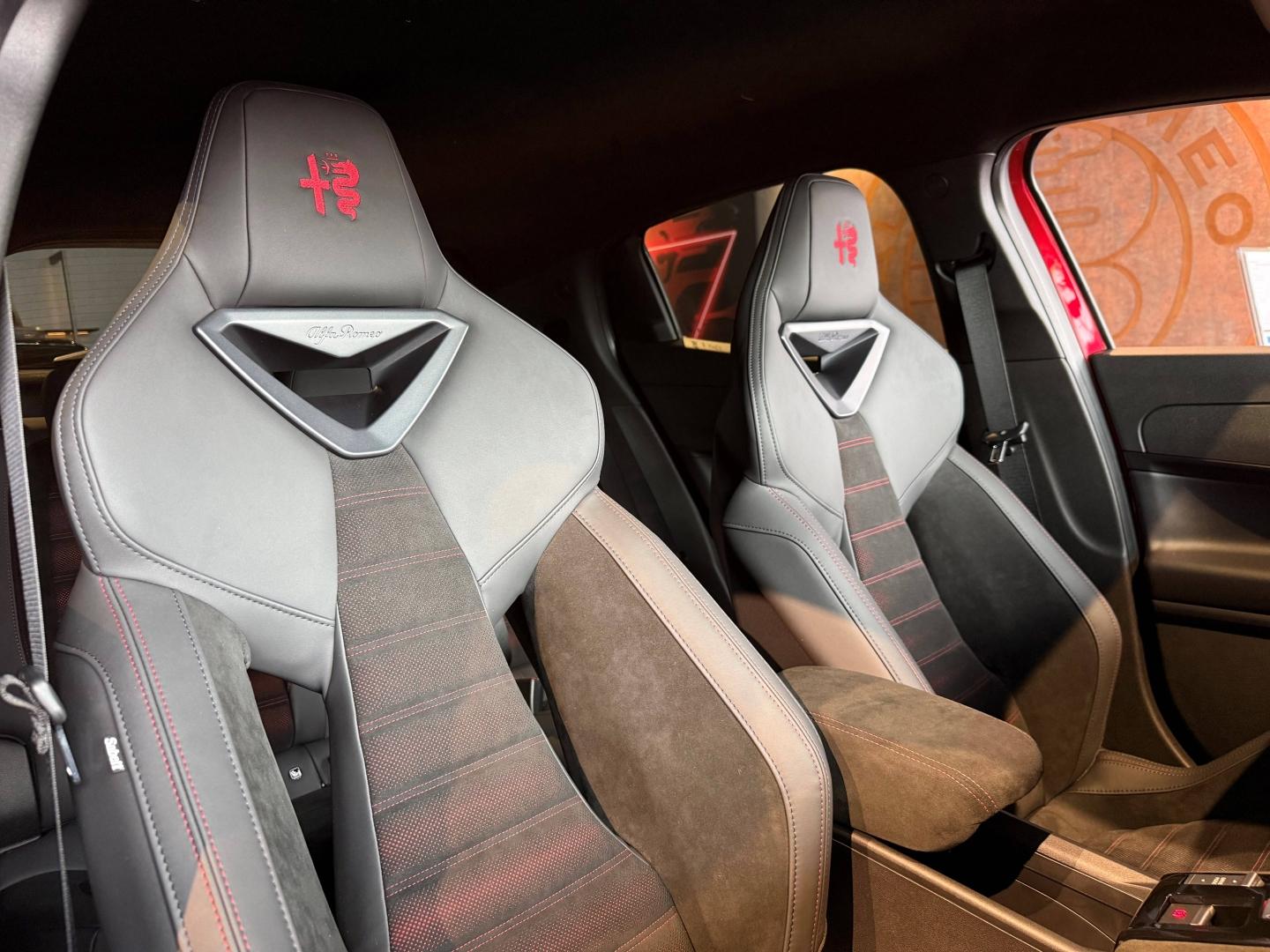 Image ALFA ROMEO Junior Elettrica 156ch Speciale