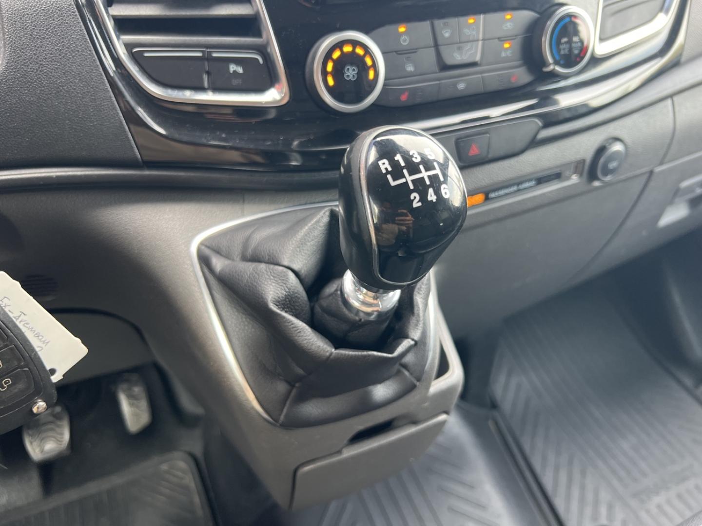 Image FORD Transit Custom Fg 290 L2H1 2.0 EcoBlue 170 Sport - 18