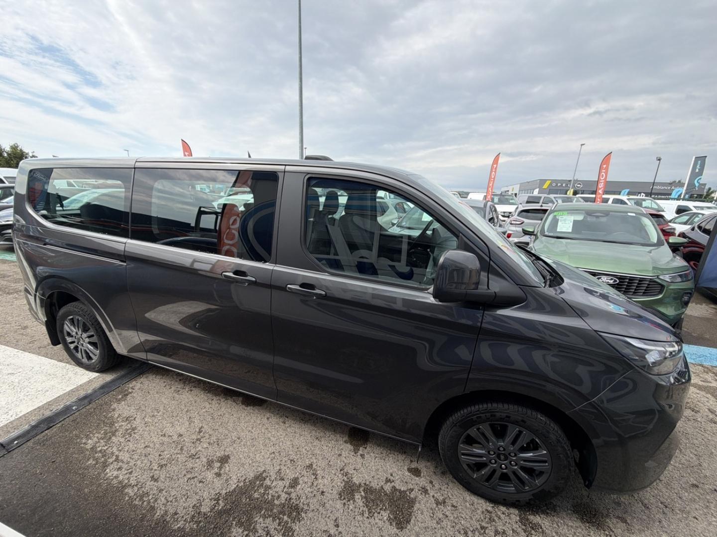 Image FORD Tourneo Custom 320 L2H1 2.0 EcoBlue 150 ch Titanium