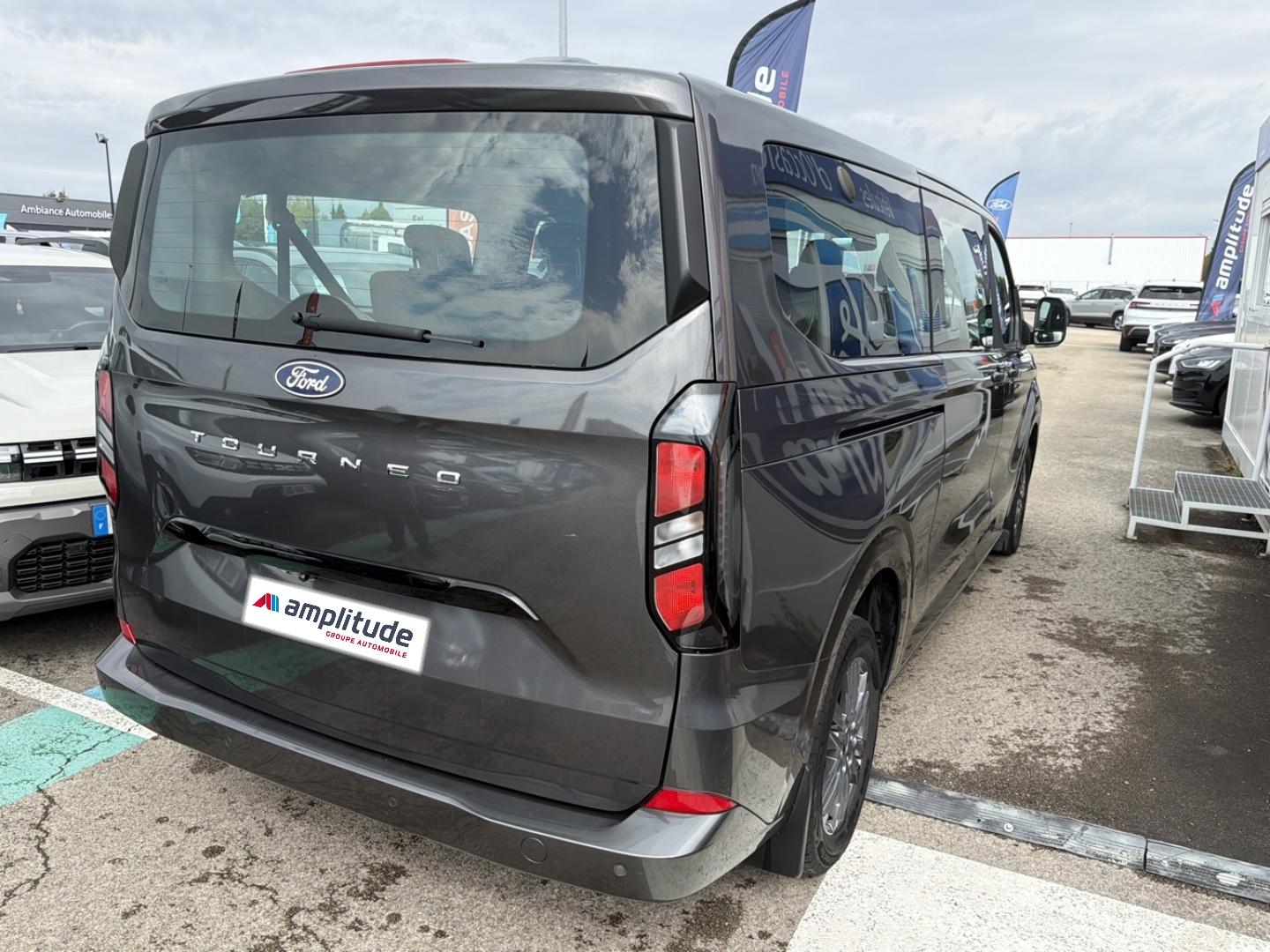 Image FORD Tourneo Custom 320 L2H1 2.0 EcoBlue 150 ch Titanium