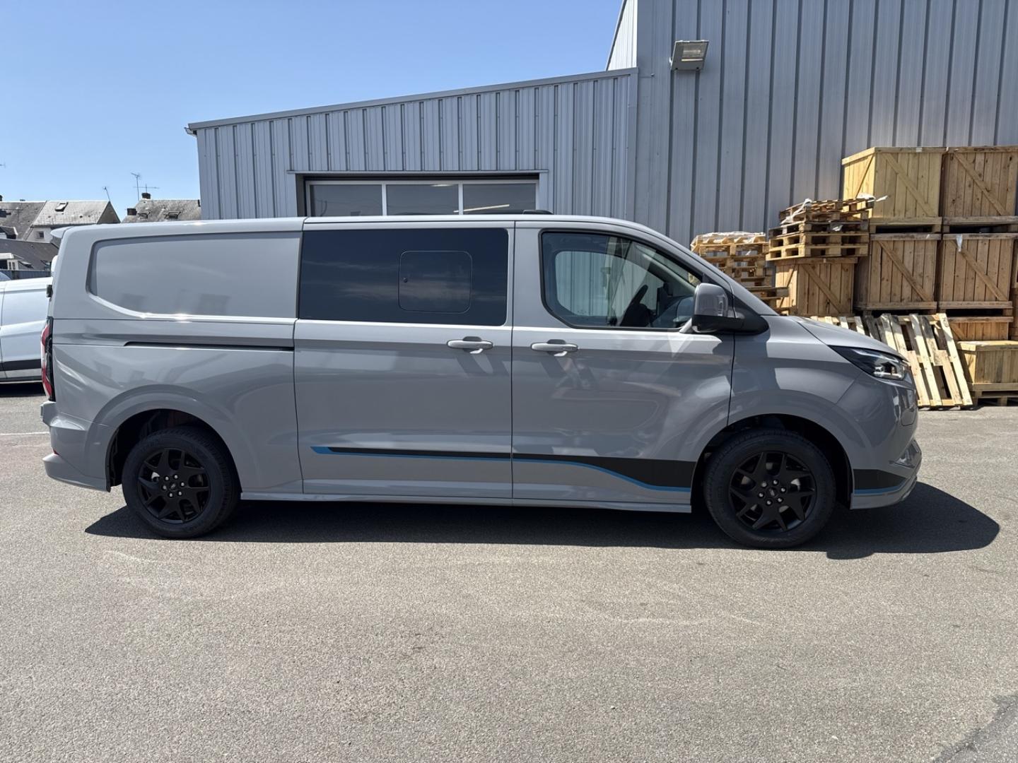 Image FORD Transit Custom Fg 320 L2H1 2.5 Duratec 232ch Hybride recheargeable Cabine Approfondie Sport CVT
