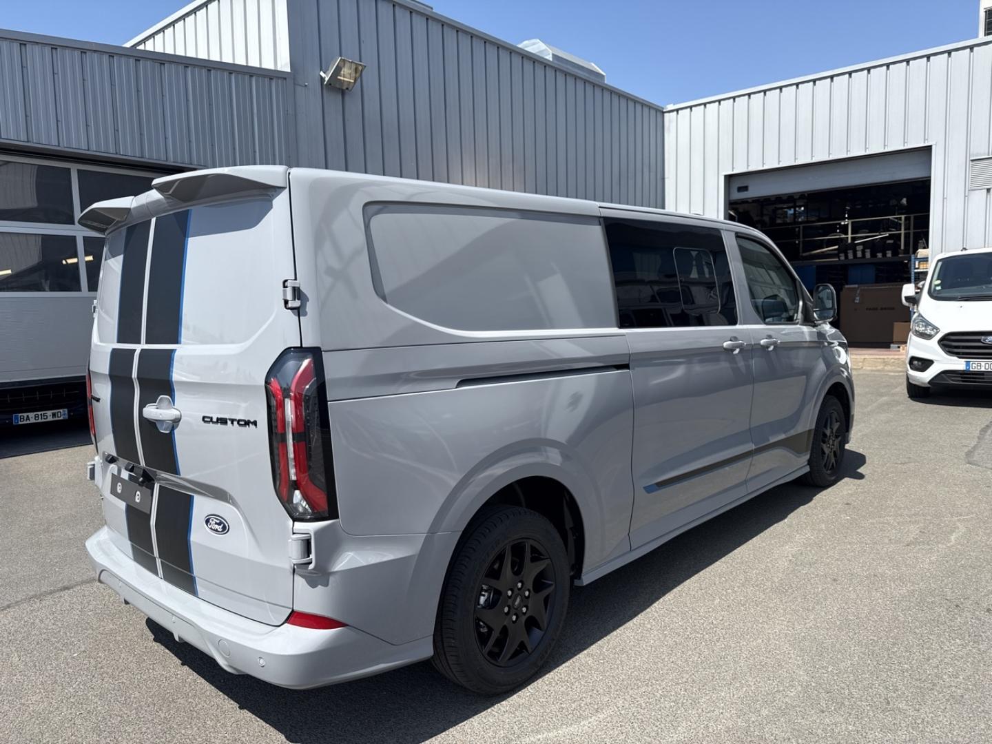 Image FORD Transit Custom Fg 320 L2H1 2.5 Duratec 232ch Hybride recheargeable Cabine Approfondie Sport CVT