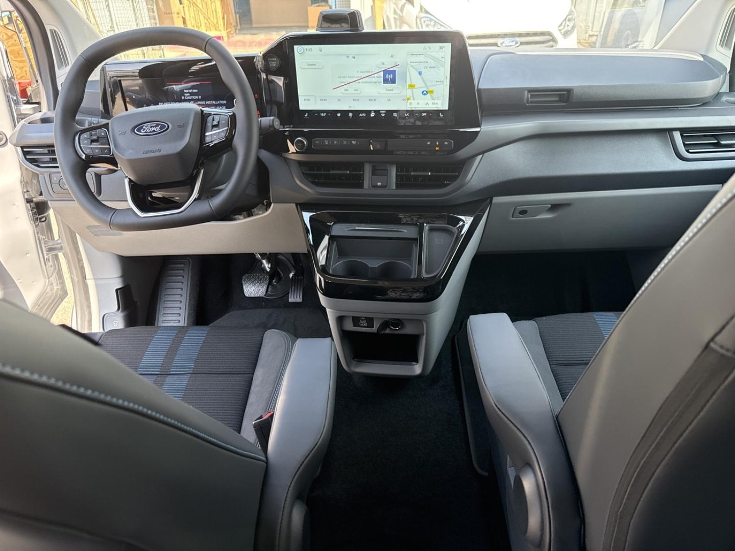 Image FORD Transit Custom Fg 320 L2H1 2.5 Duratec 232ch Hybride recheargeable Cabine Approfondie Sport CVT