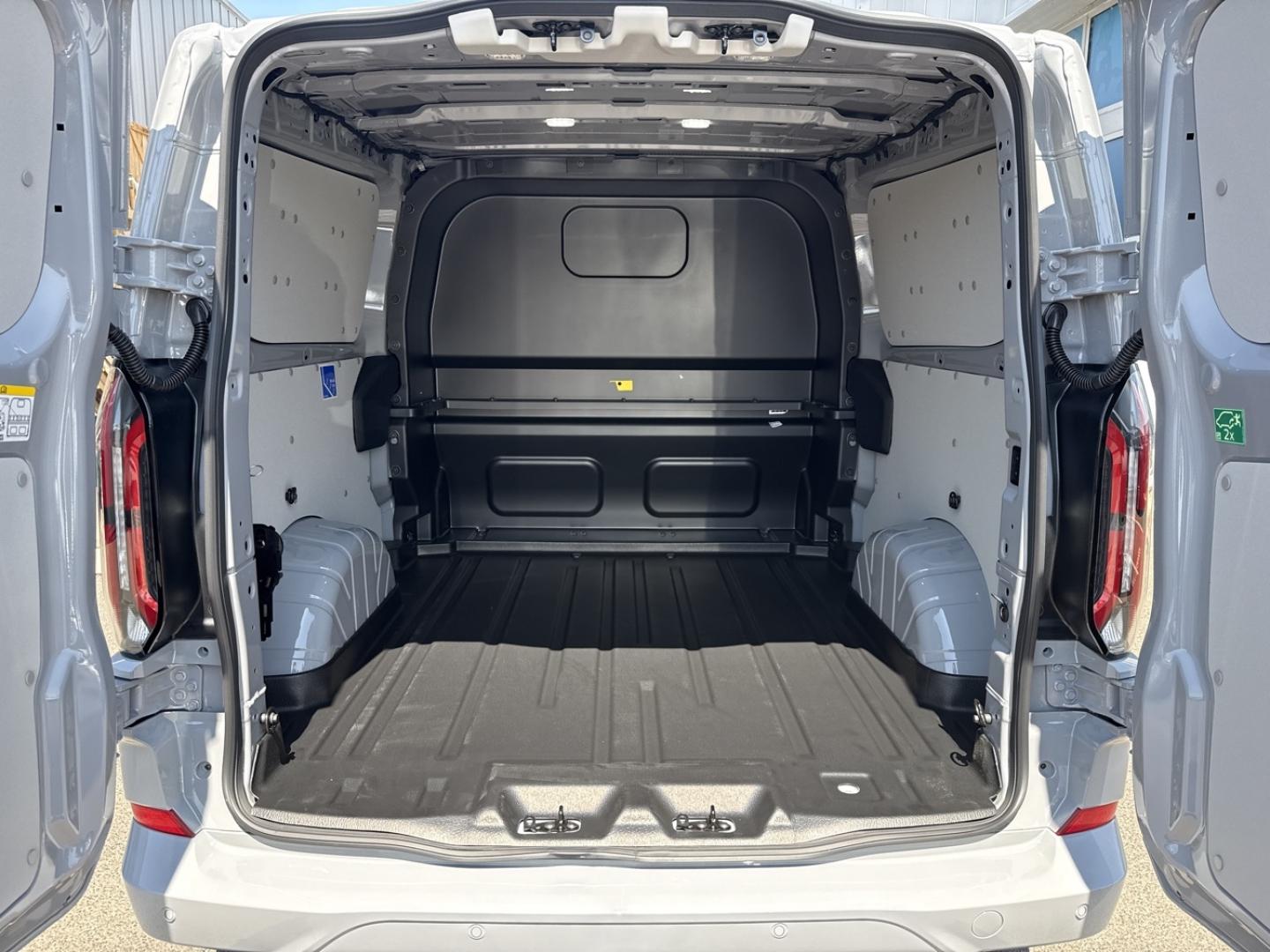 Image FORD Transit Custom Fg 320 L2H1 2.5 Duratec 232ch Hybride recheargeable Cabine Approfondie Sport CVT