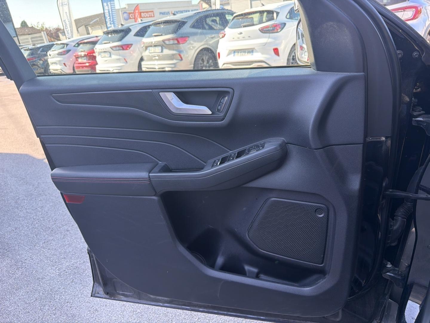 Image FORD Kuga 2.5 Duratec 190ch FHEV ST-Line X BVA i-AWD 4X4
