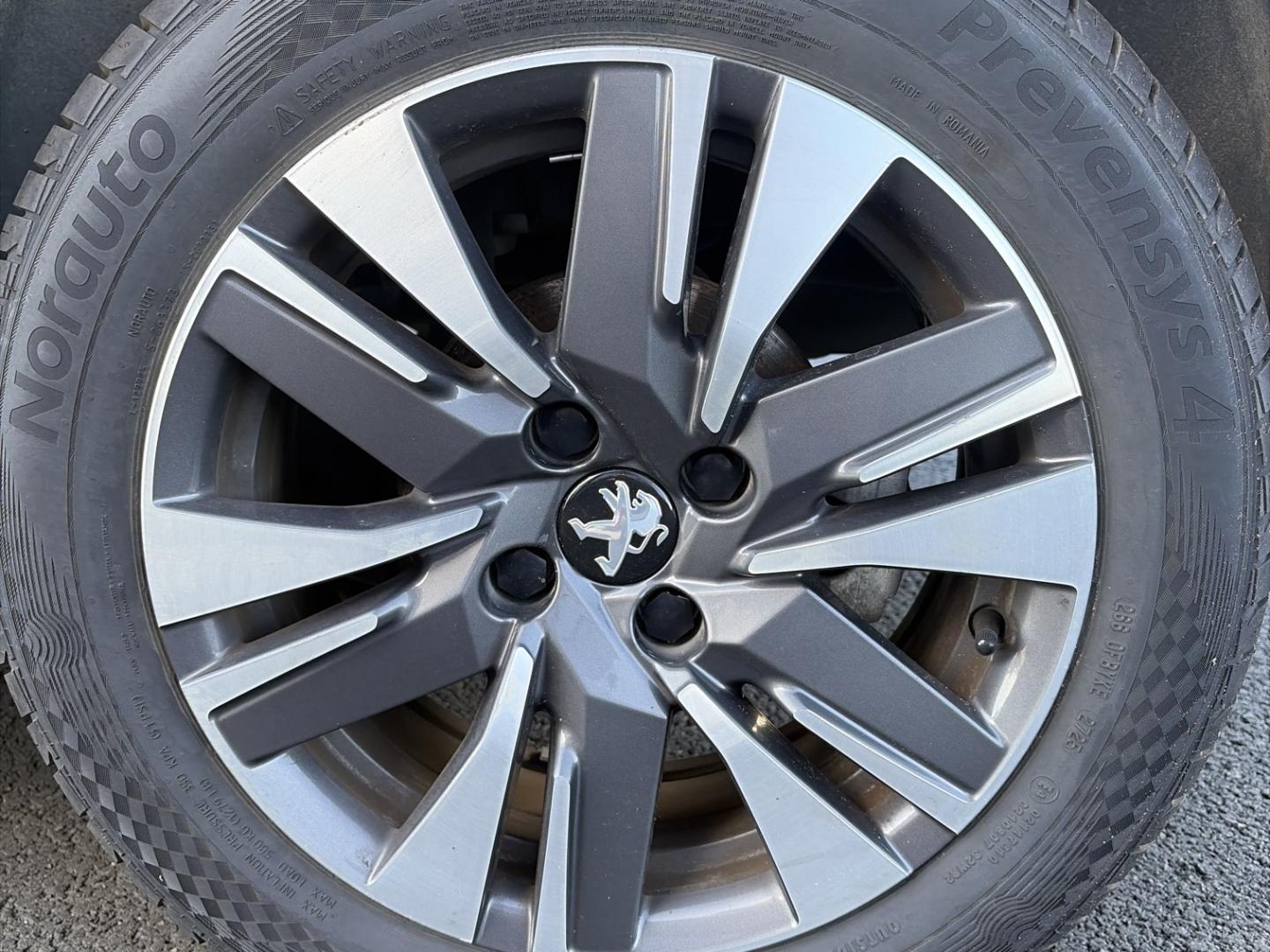 Image PEUGEOT 2008 1.2 PureTech 82ch E6.c Allure