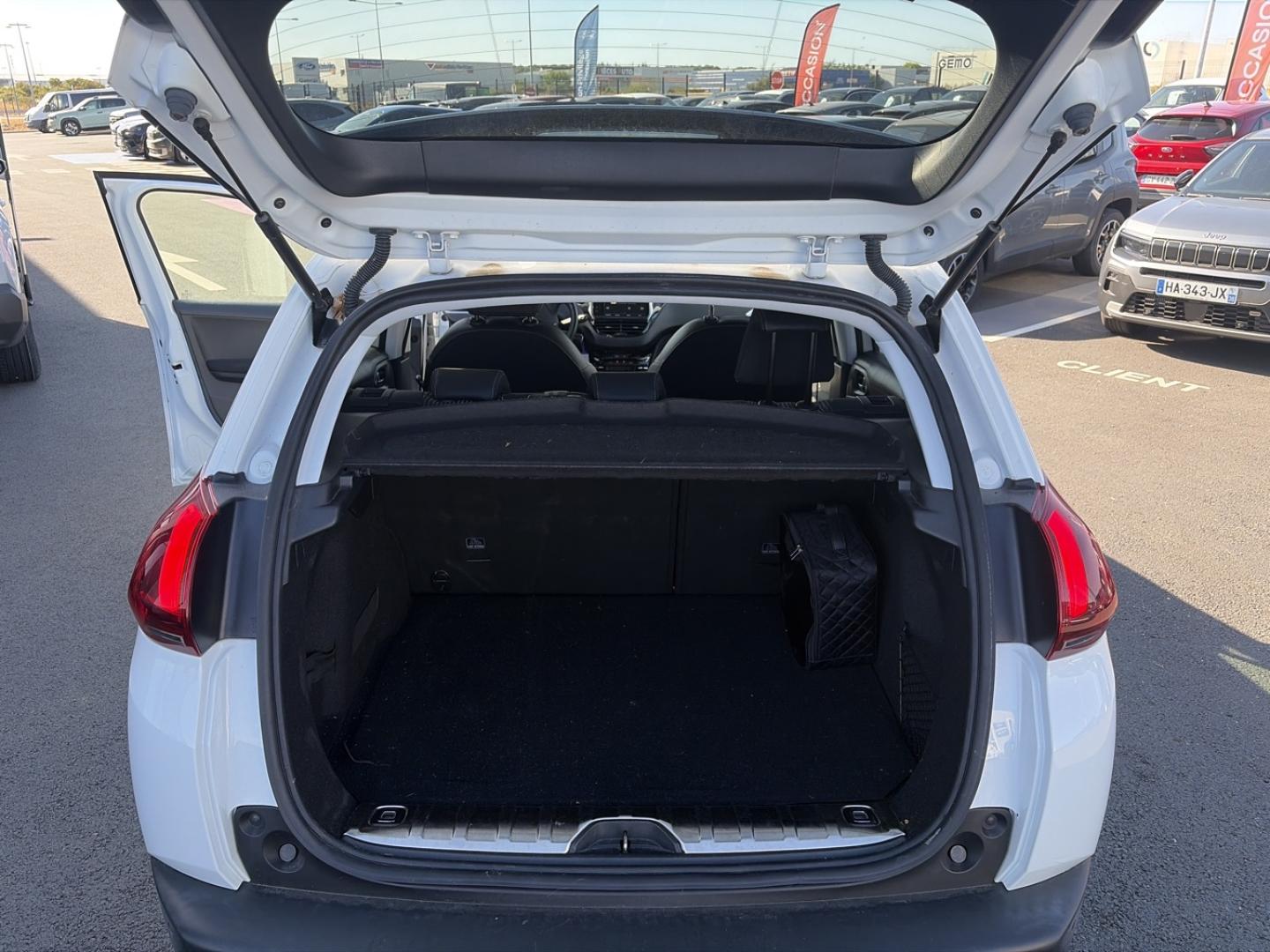 Image PEUGEOT 2008 1.2 PureTech 82ch E6.c Allure