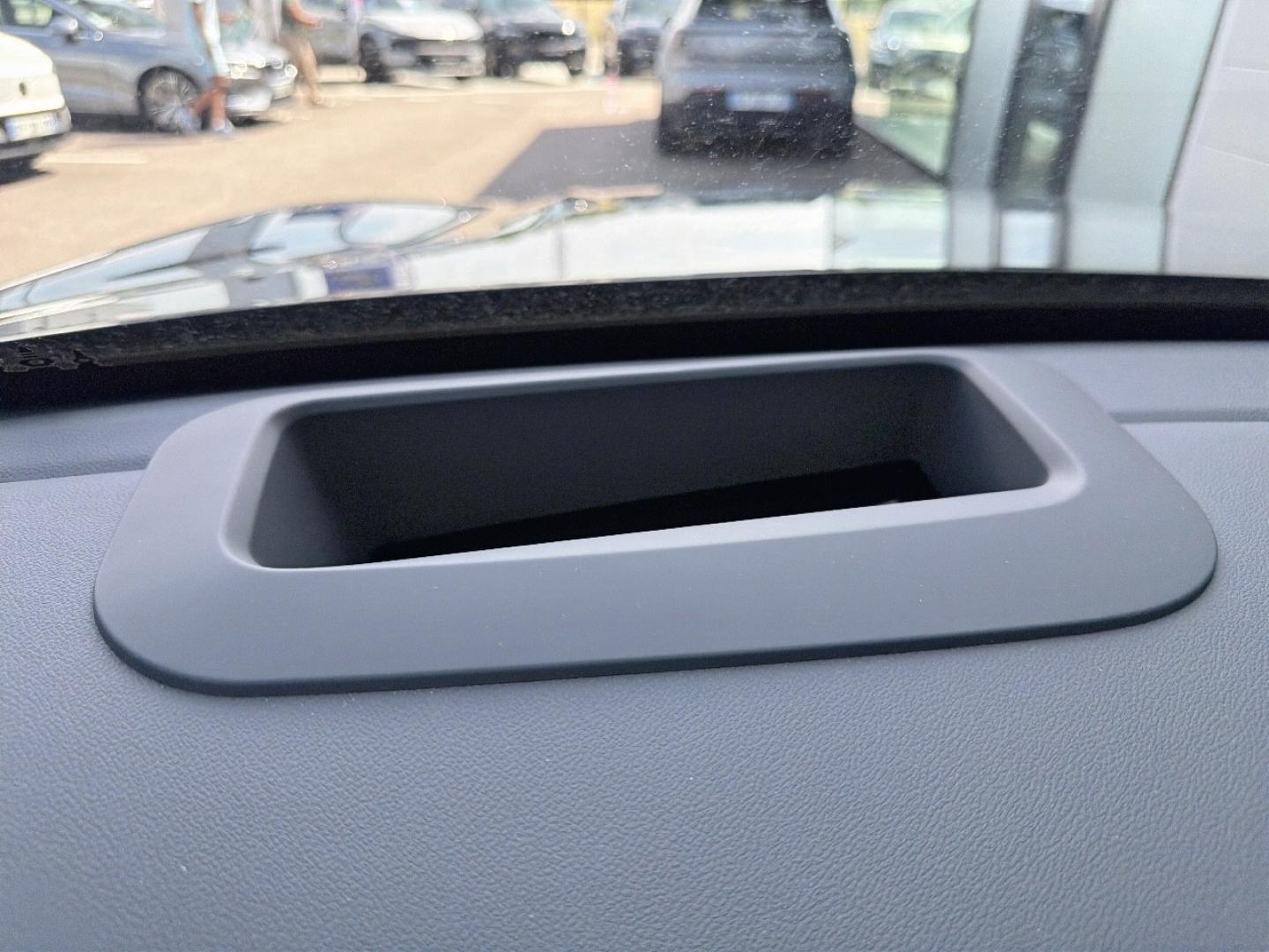 Image GEELY Starray 1.5 EM-i 99+218ch Max+