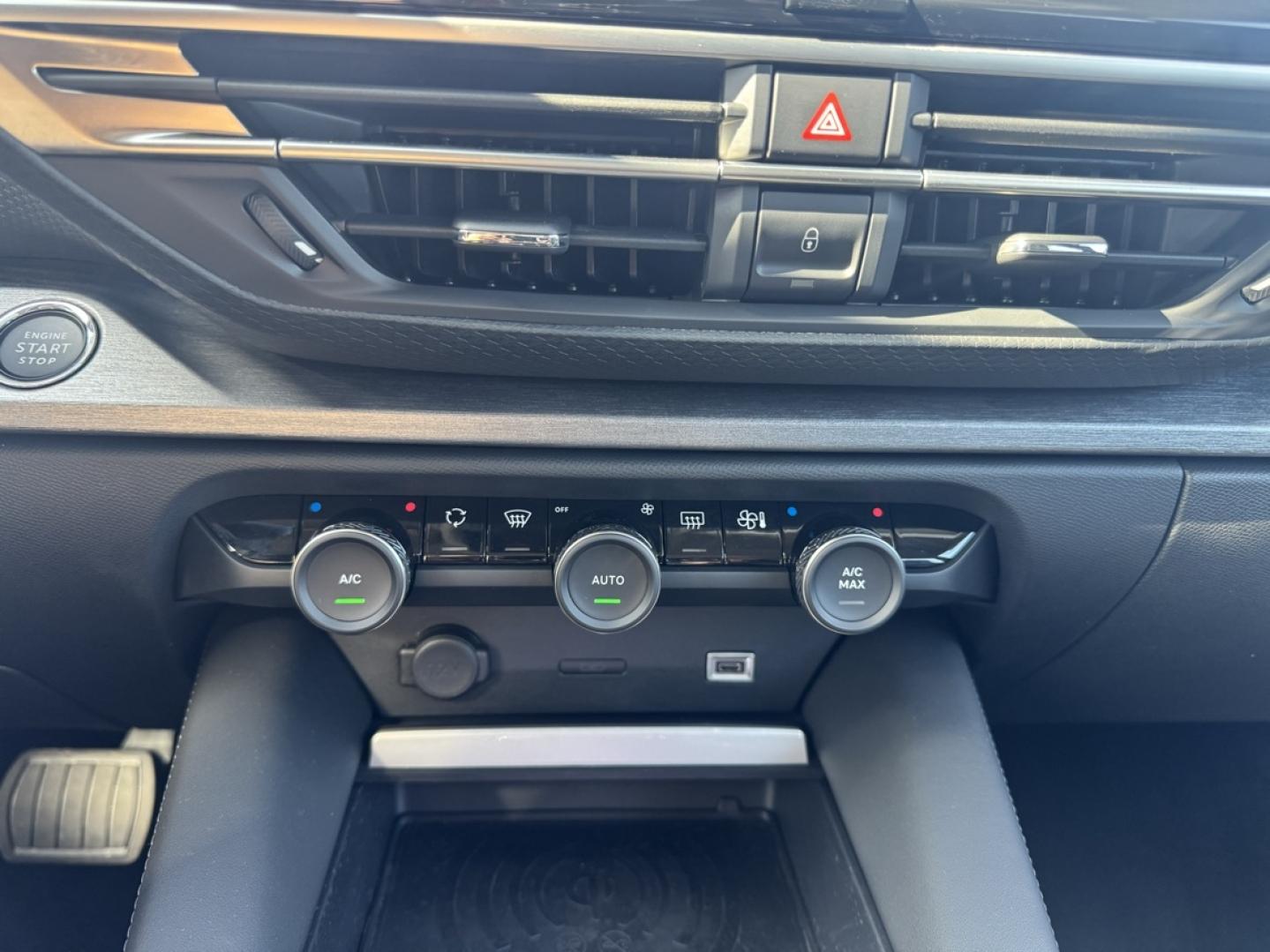 Image CITROEN C5 X Hybrid 225ch Feel Business ëEAT8
