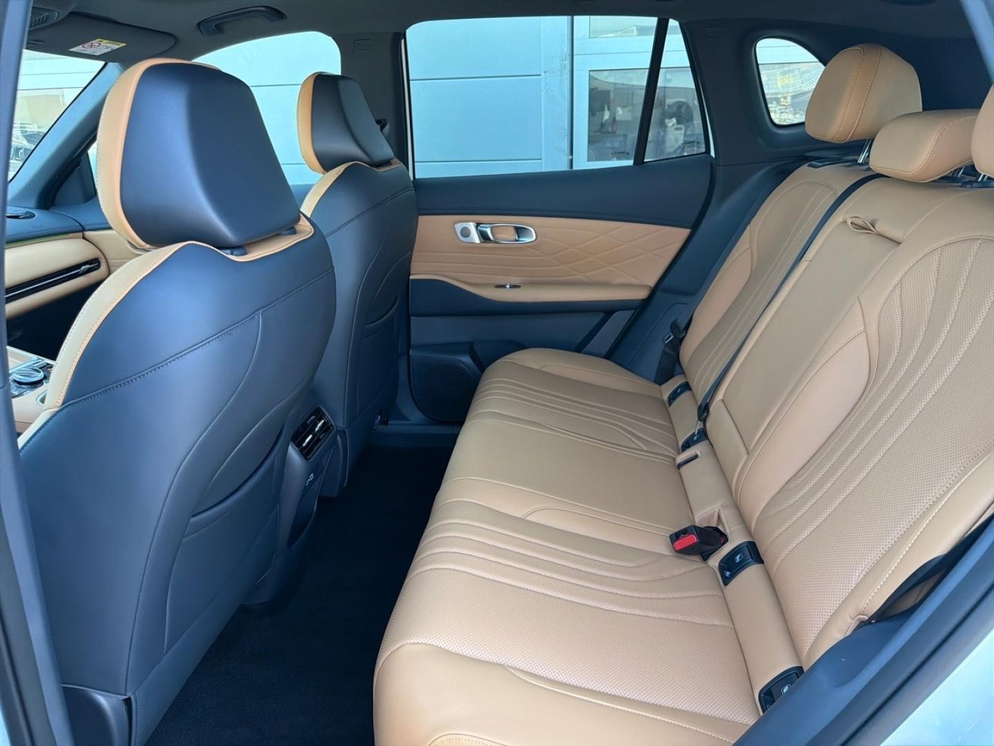 Image GEELY Starray 1.5 EM-i 99+218ch Max+