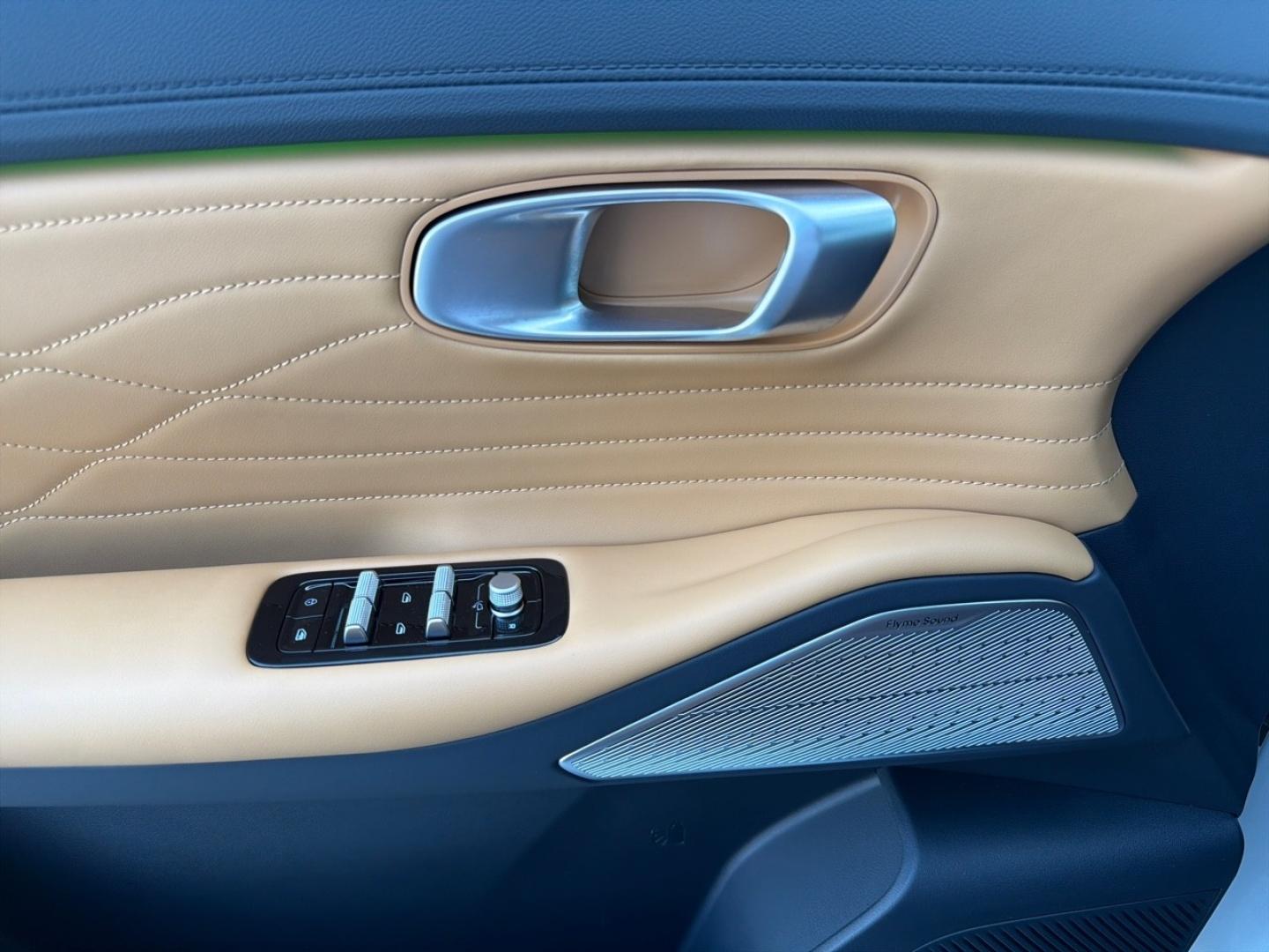 Image GEELY Starray 1.5 EM-i 99+218ch Max+
