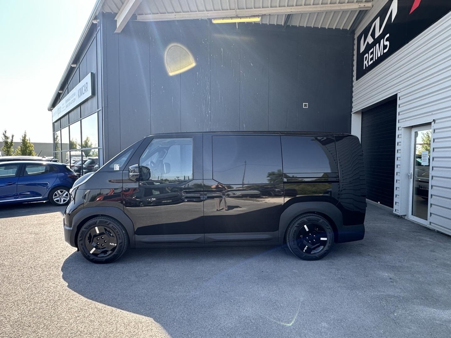 Image KIA PV5 Cargo L2H1 L 163ch 71,2kWh Plus 2 portes latérales