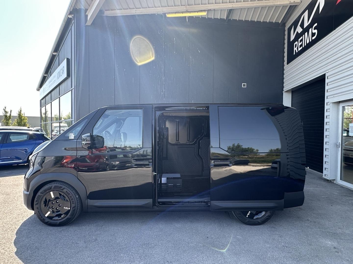 Image KIA PV5 Cargo L2H1 L 163ch 71,2kWh Plus 2 portes latérales