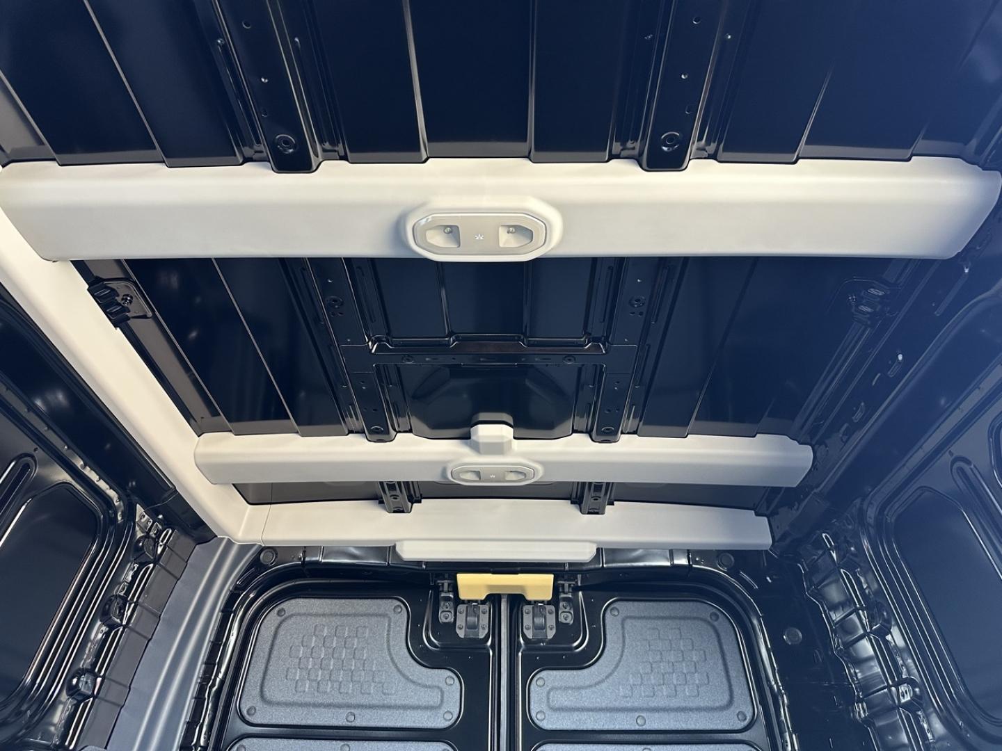 Image KIA PV5 Cargo L2H1 L 163ch 71,2kWh Plus 2 portes latérales