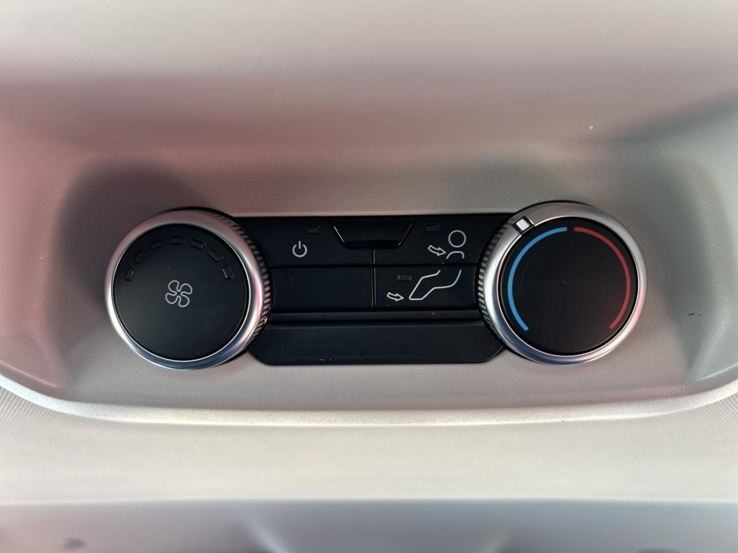 Image FORD Tourneo Custom 320 L2H1 2.0 EcoBlue 150ch Titanium